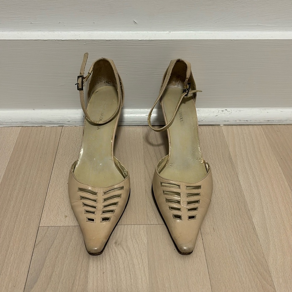BCBG MAXAZRIA POINTED TOE